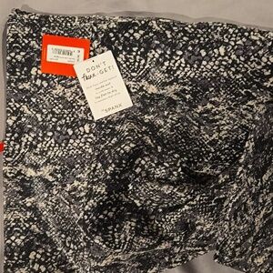 SPANX Black and White Patterned Fabric